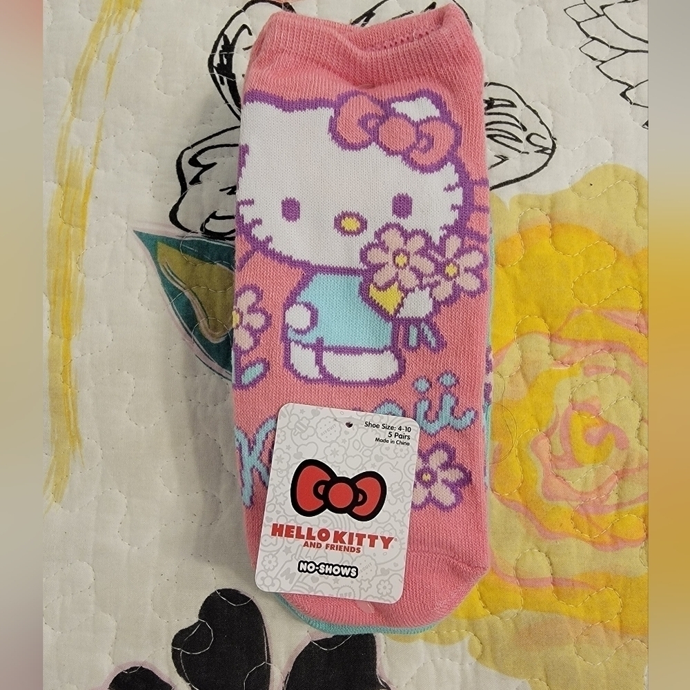 NWT Hello Kitty No Show Socks, 5 Pk